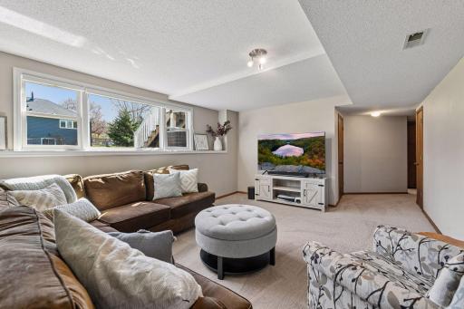4000 Forestview Lane N, Plymouth, MN 55441