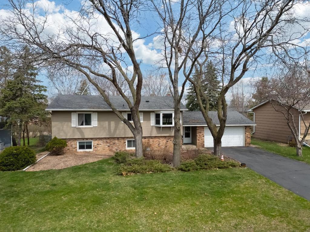 Welcome home to 1773 Serpentine Dr Eagan . 4 bedroom 2 bath home with with newer windows !
