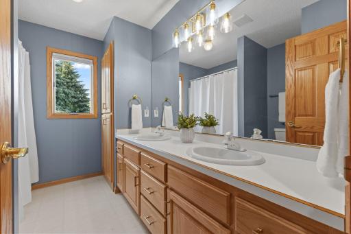 981 Barton Avenue NW, Buffalo, MN 55313