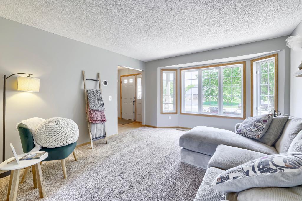 Front Room to Window.jpg