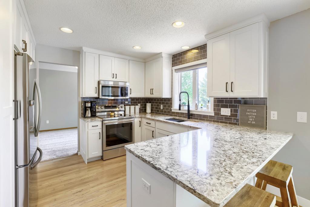 Kitchen to DR.jpg