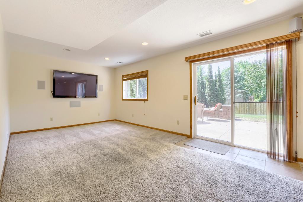 LL Family Room.jpg