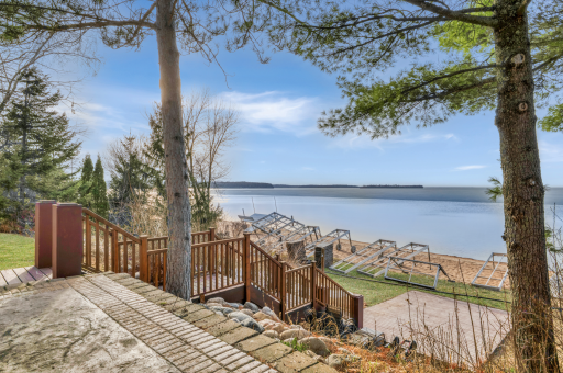 1242 Maple Leaf Trail NW, Walker, MN 56484