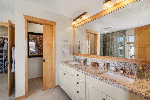 1520 Bridgewater Road, Minneapolis, MN 55422