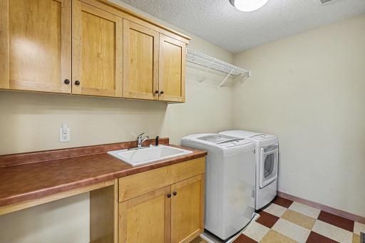 1520 Bridgewater Road, Minneapolis, MN 55422