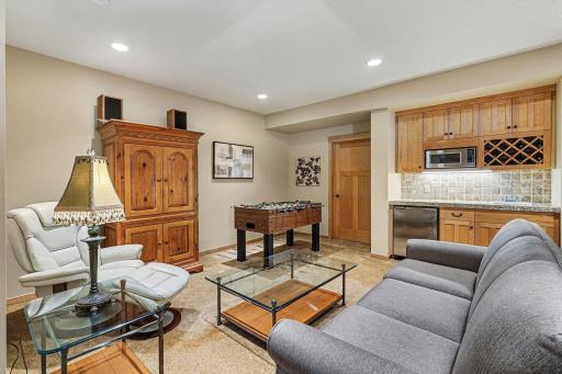 1520 Bridgewater Road, Minneapolis, MN 55422