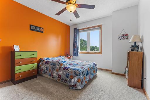 1132 Falls Circle, Chaska, MN 55318