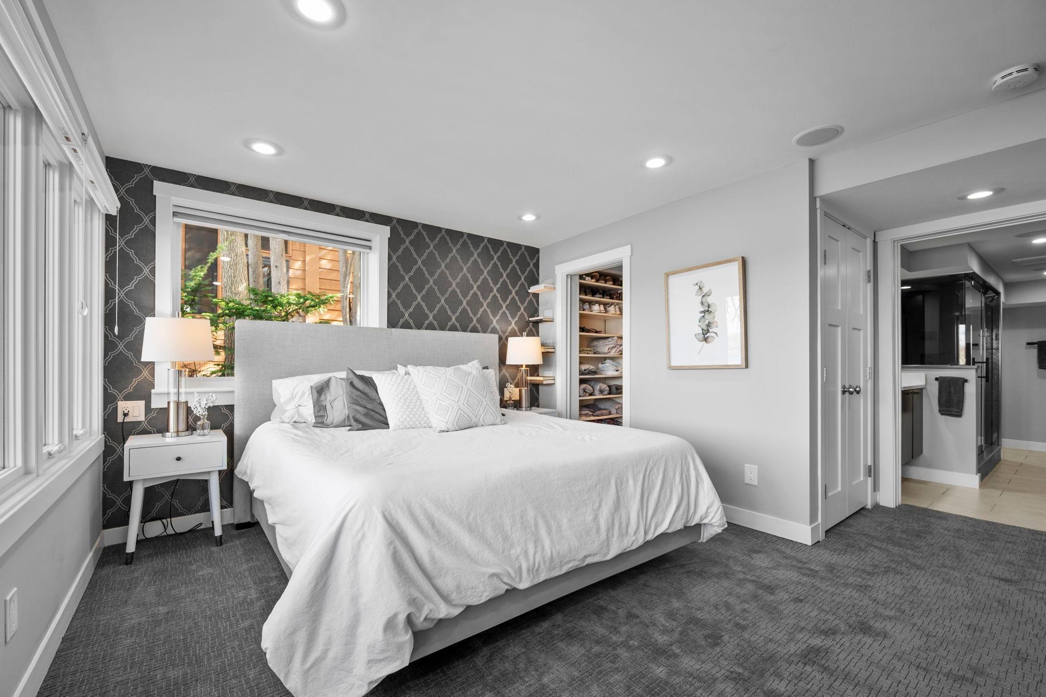 Attractive neutral color palette.