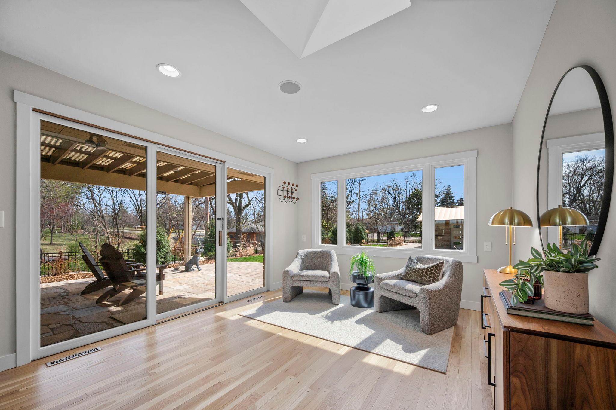 Sunny, warm and inviting front entry to greet your guests.