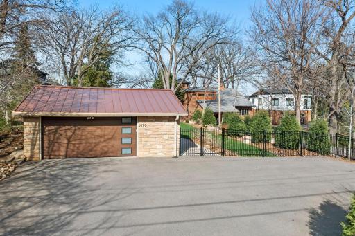 3090 Hamline Avenue N, Saint Paul, MN 55113