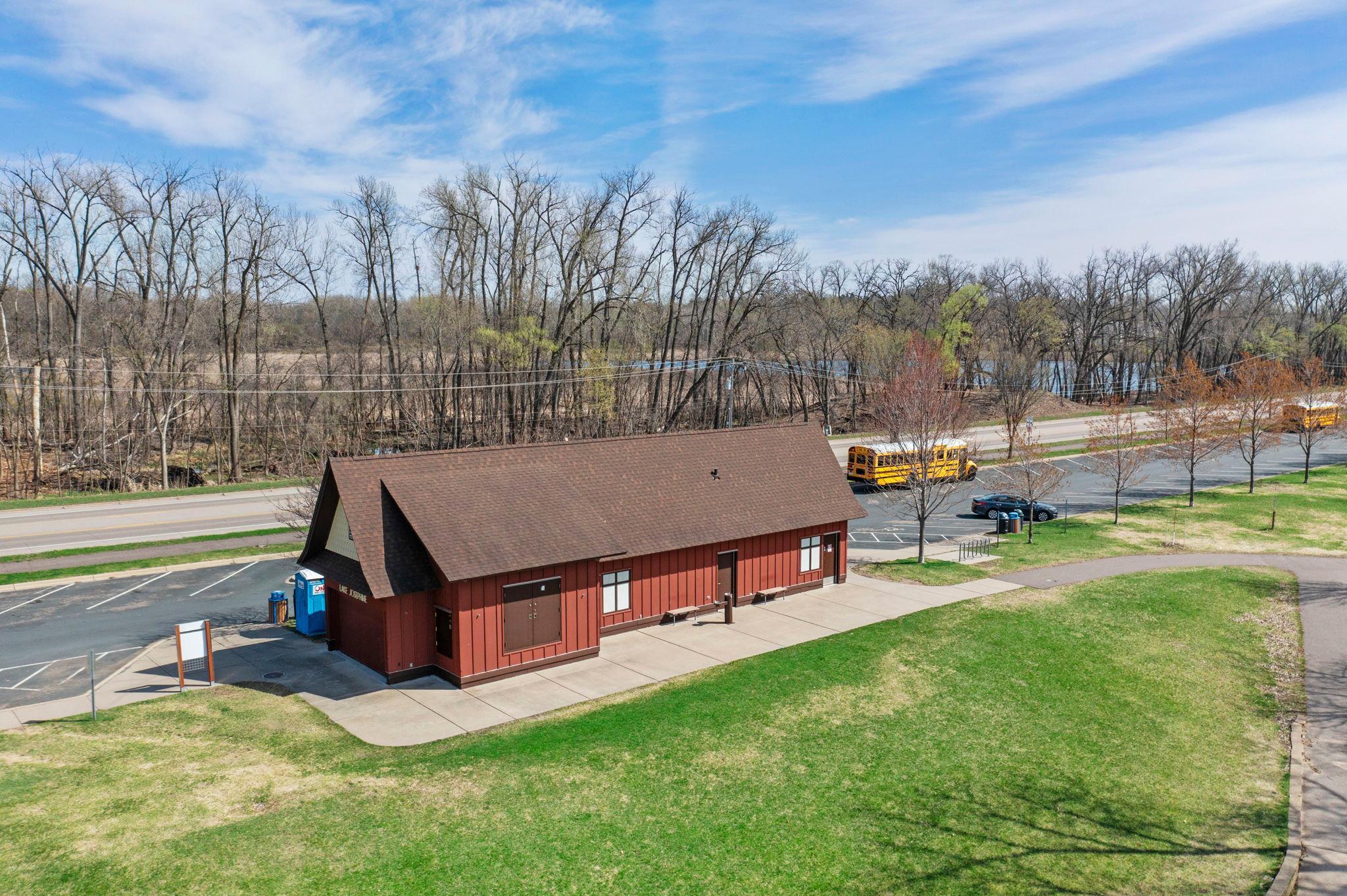 143-web-or-mls-3090 Hamline Ave N-425.jpg