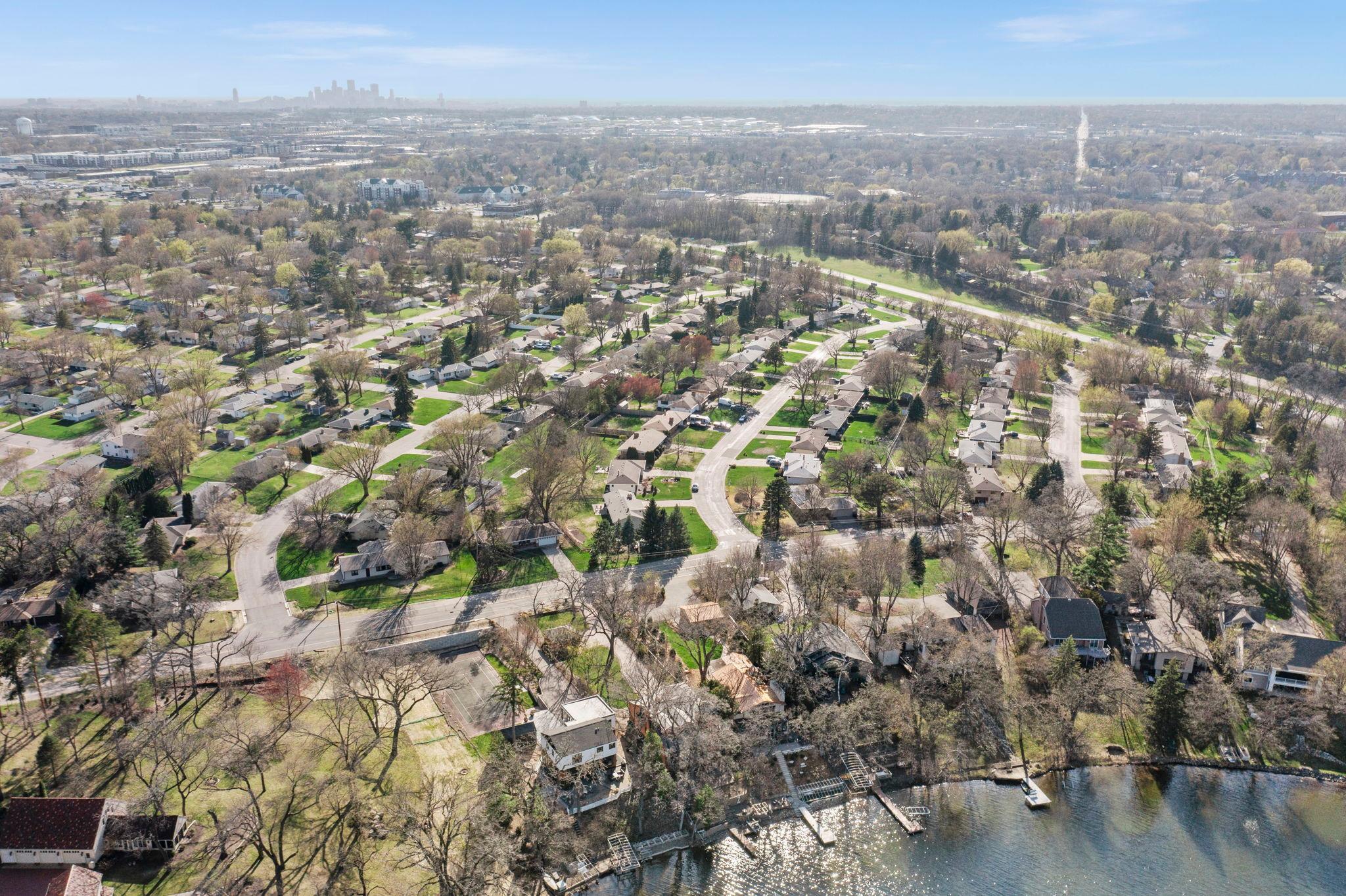 130-web-or-mls-3090 Hamline Ave N-656.jpg