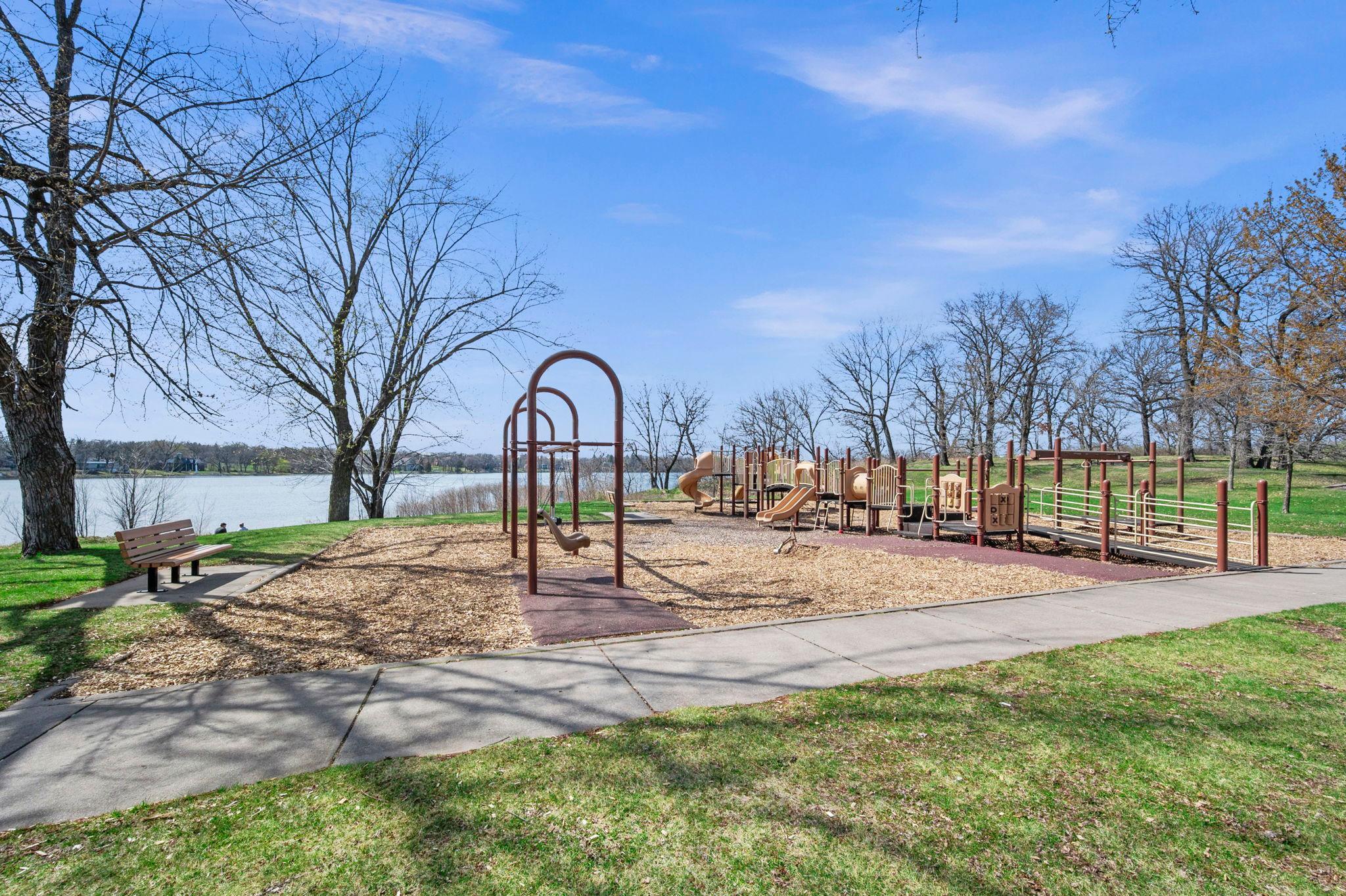 155-web-or-mls-3090 Hamline Ave N-16.jpg