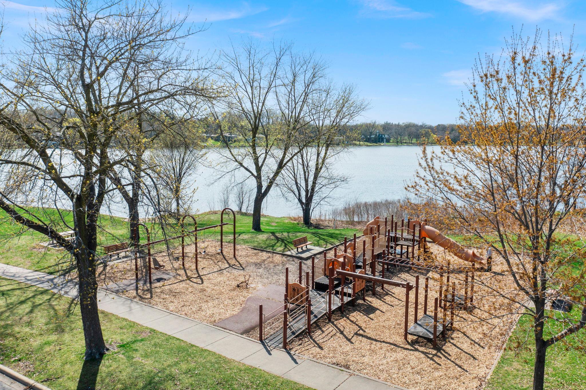 144-web-or-mls-3090 Hamline Ave N-432.jpg