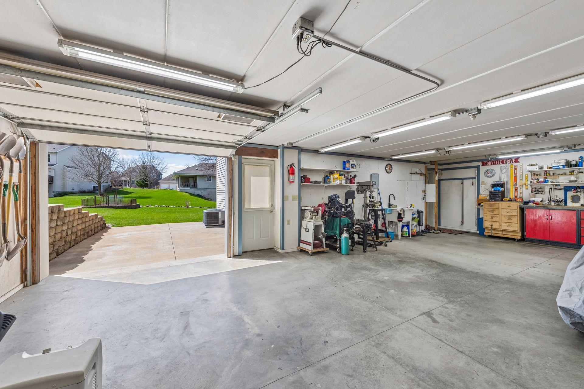 Pre-stress overhead door