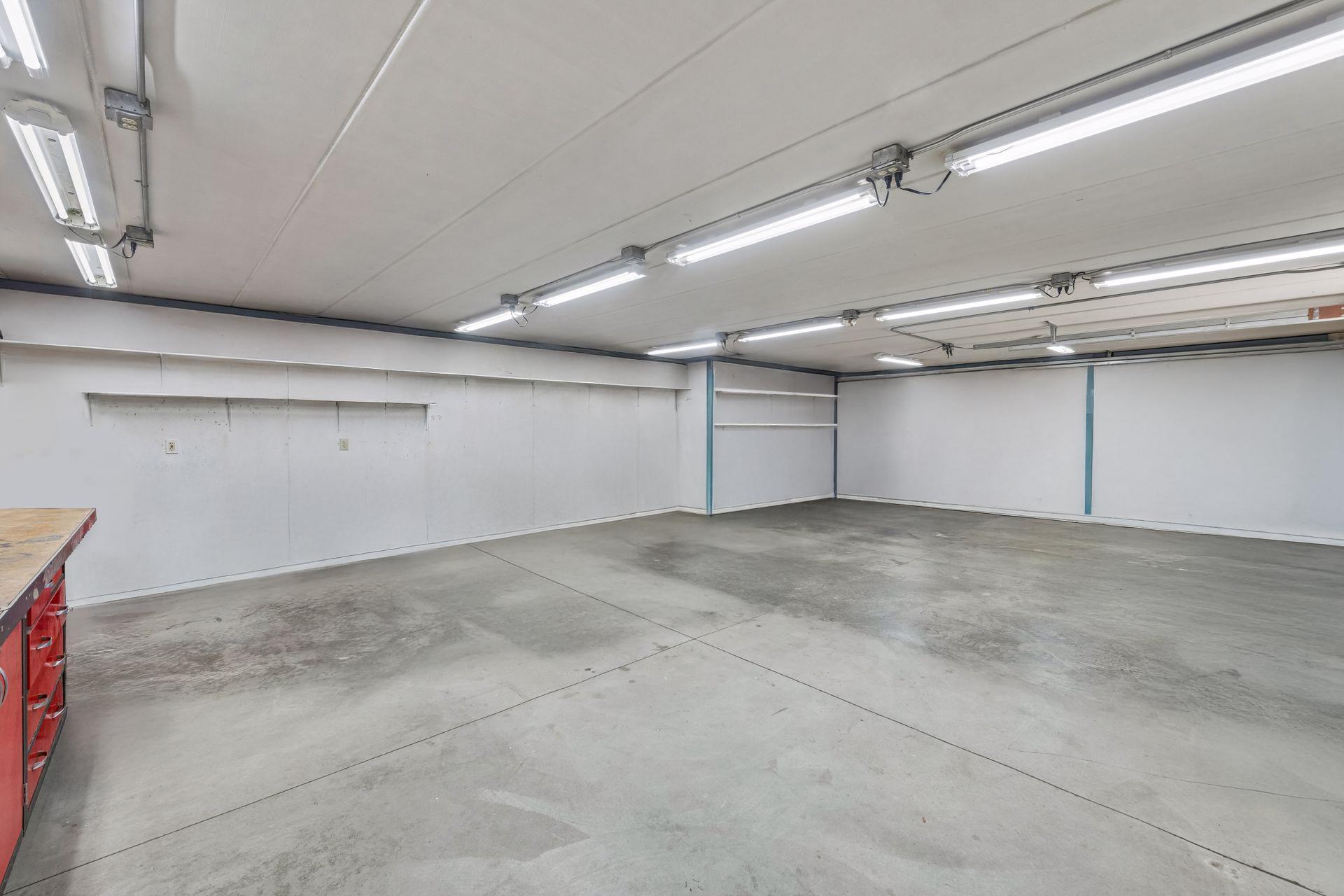 800+ sq ft pre-stress