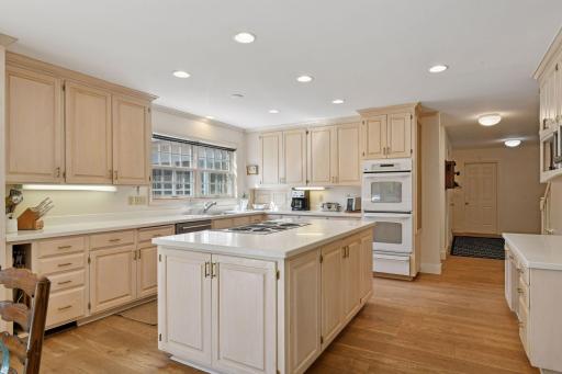 425 Ferndale Road N, Wayzata, MN 55391