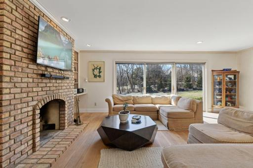 425 Ferndale Road N, Wayzata, MN 55391