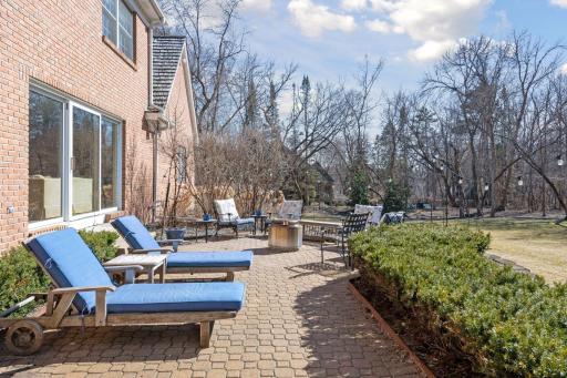 425 Ferndale Road N, Wayzata, MN 55391