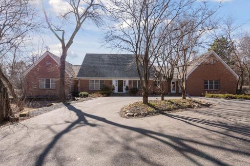 425 Ferndale Road N, Wayzata, MN 55391