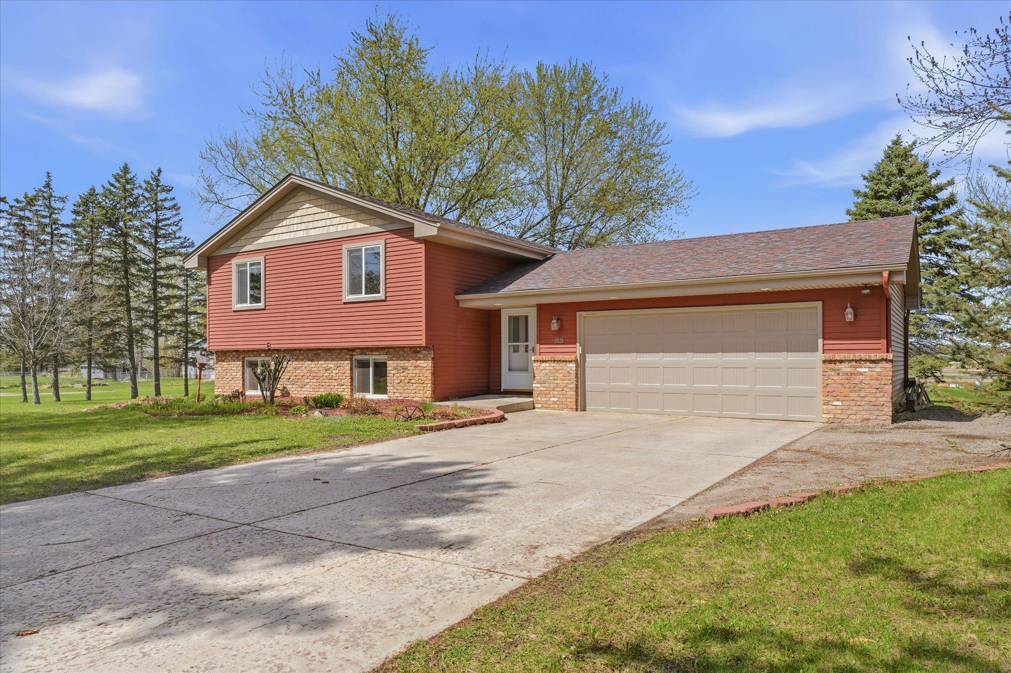 Stunning Corcoran home all ready for new owners with over an acre of land and on a cul-de-sac.