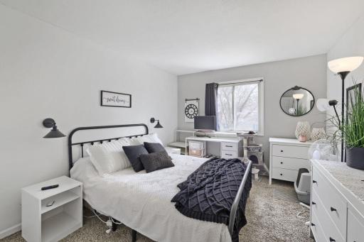 4952 Grenwich Trail N - Web Quality - 010 - 10 Bedroom.jpg