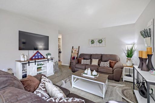 4952 Grenwich Trail N - Web Quality - 004 - 04 Living Room.jpg