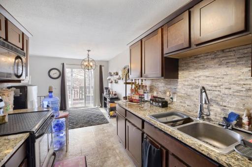 4952 Grenwich Trail N - Web Quality - 006 - 06 Kitchen.jpg