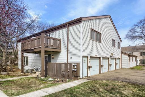 4952 Grenwich Trail N - Web Quality - 002 - 02 Exterior Front.jpg