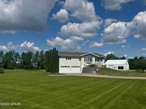 402 Main Avenue, Colgate, ND 58046