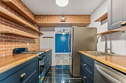 2700 Oxford Street N, 101, Saint Paul, MN 55113