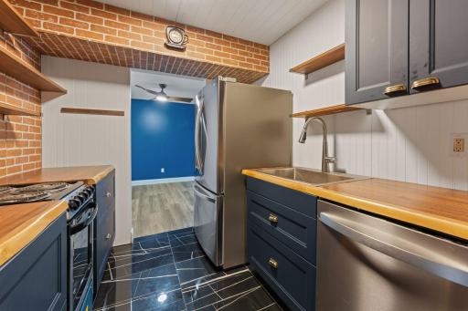 2700 Oxford Street N, 101, Saint Paul, MN 55113