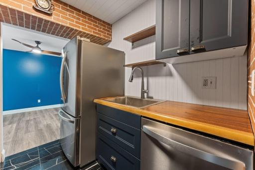2700 Oxford Street N, 101, Saint Paul, MN 55113