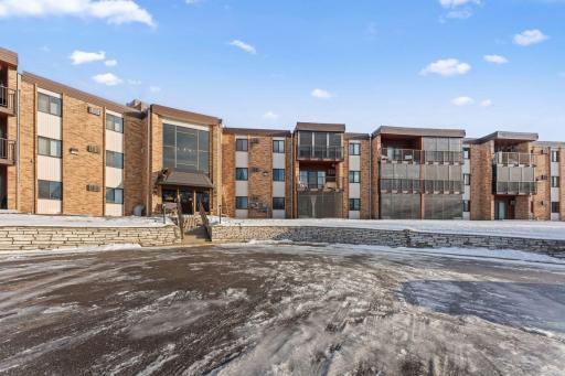 2700 Oxford Street N, 101, Saint Paul, MN 55113