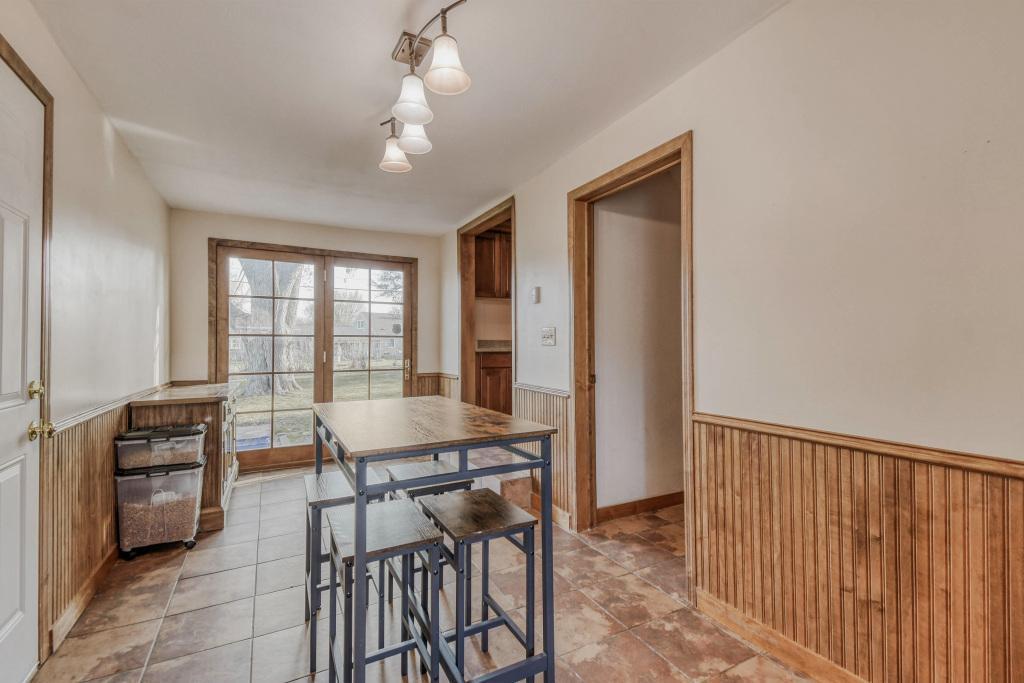 Dining/flex room with access to backyard