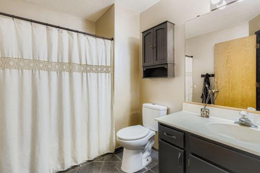 7728 79th St. S - Web Quality - 015 - 21 2nd Floor Primary Bathroom.jpg