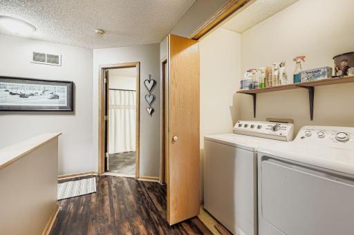 7728 79th St. S - Web Quality - 018 - 25 2nd Floor Hallway.jpg