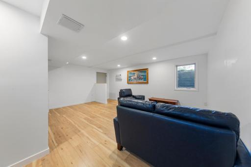 44 living room_lower.jpg