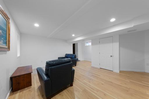 46 living room_lower.jpg