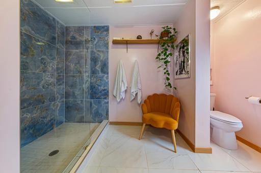 31 bathroom.jpg