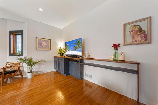 24 family room.jpg