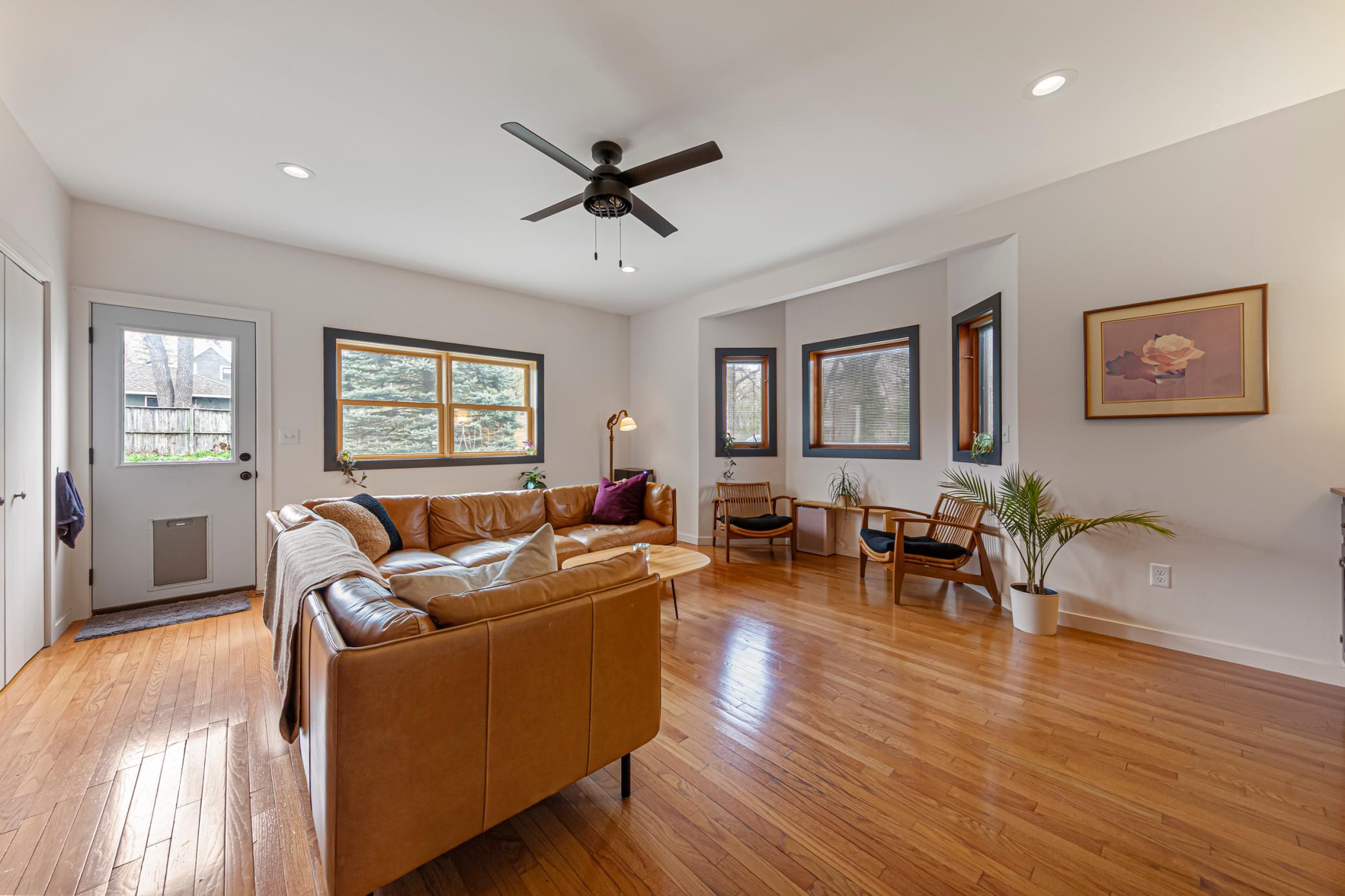 22 family room.jpg
