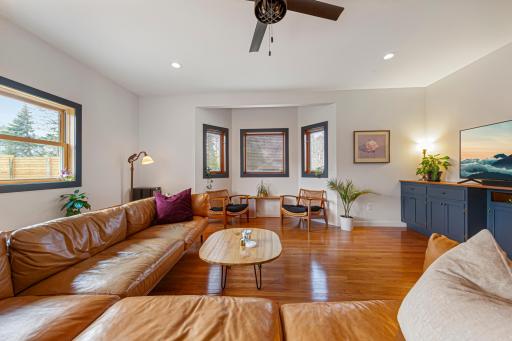 25 family room.jpg