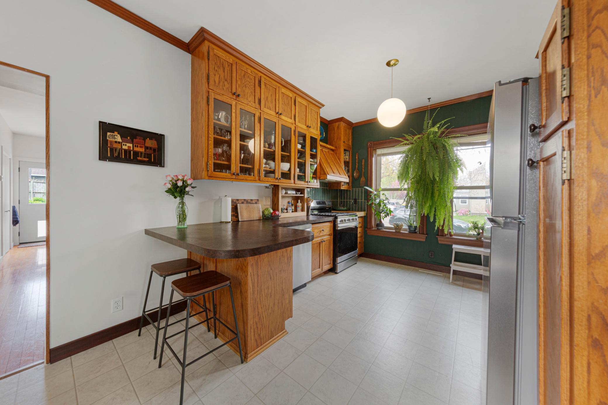 15 kitchen.jpg