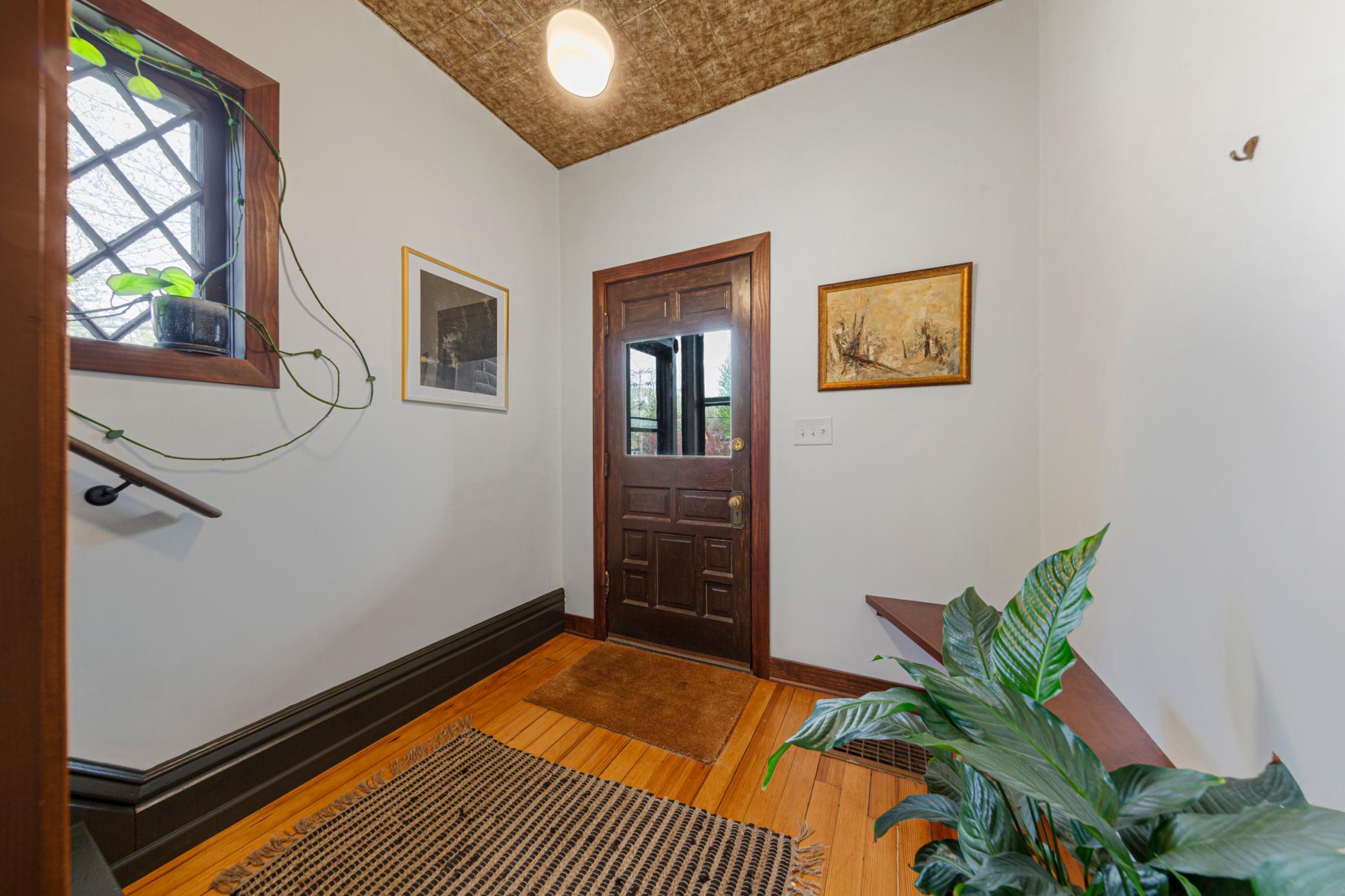 7 foyer.jpg