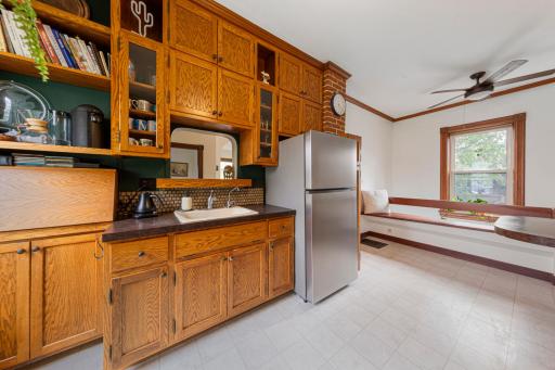 19 kitchen.jpg