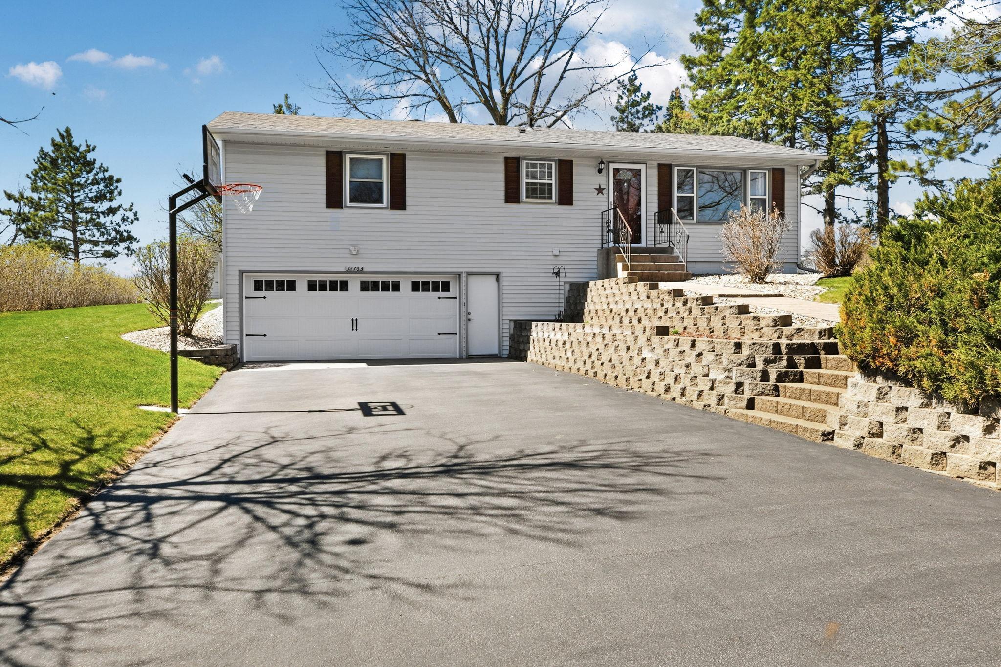 Welcome to 32763 Ironwood Drive in St. Joesph!!