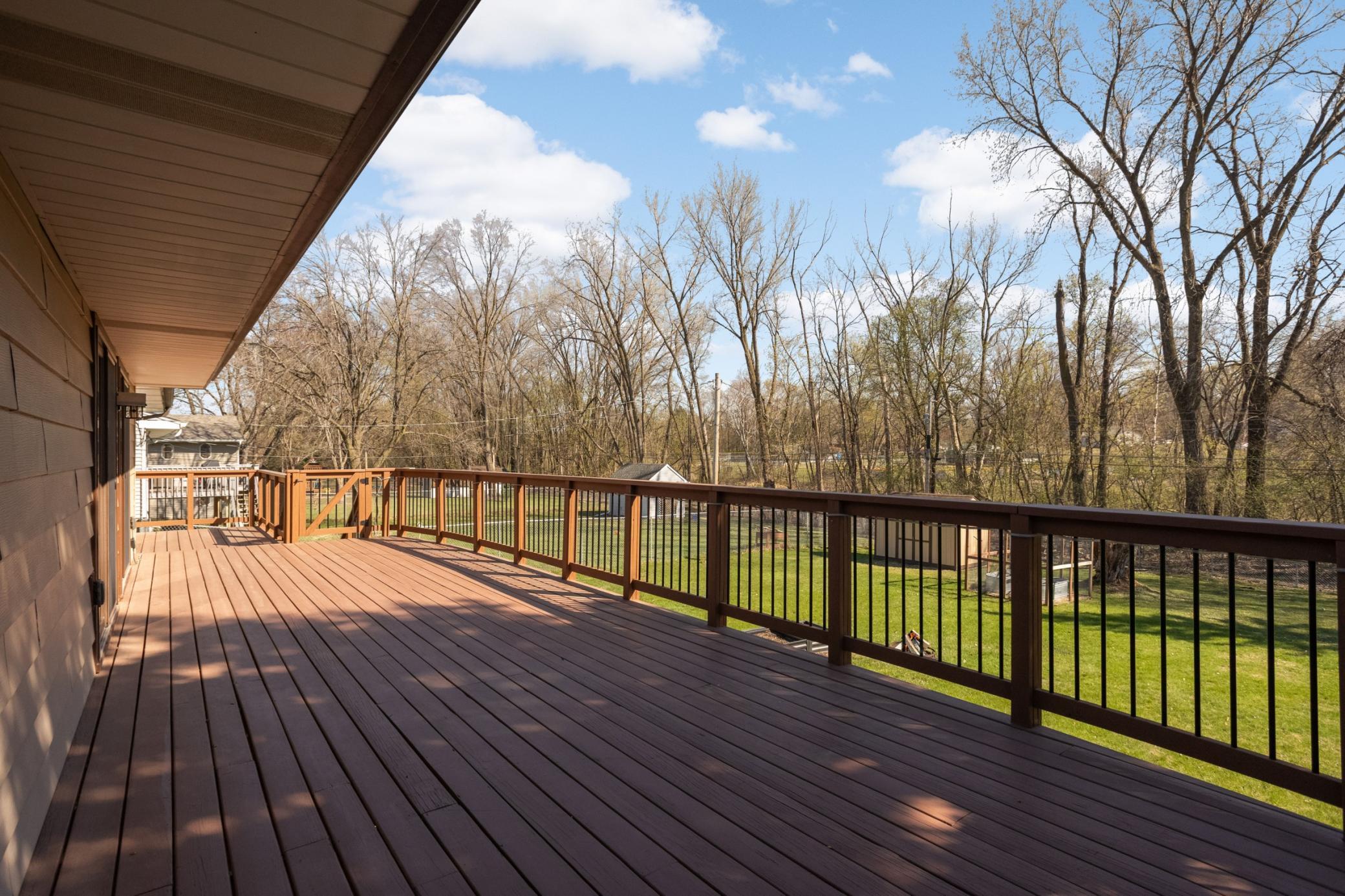 ENJOY your very spacious Deck!