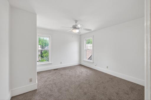 702 4th Street E, Saint Paul, MN 55106