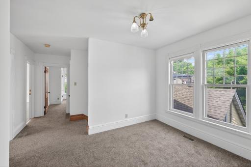 702 4th Street E, Saint Paul, MN 55106